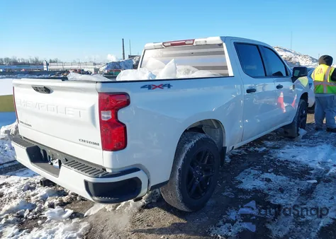 2022 Chevrolet Silverado 1500 4Wd Short Bed Custom z USA, uszkodzony, nr VIN 1GCPDBEK0NZ646084